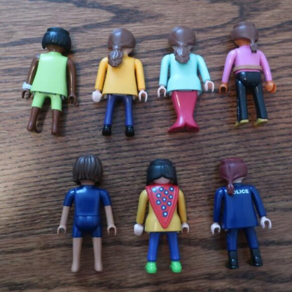 7 pcs Female Playmobile Figures - Picture 7 of 11